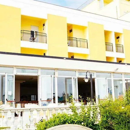 Royal Hotel 3*
